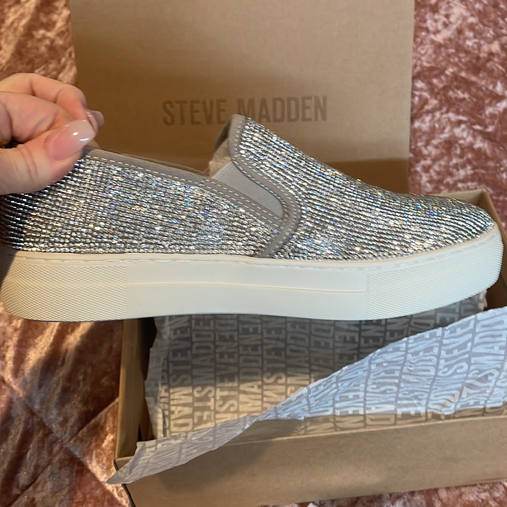 Nwt Steve Madden Rhinestone shoes